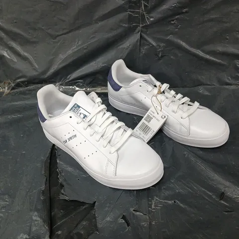 UNBOXED PAIR OF ADIDAS STAN SMITH WHITE/BLUE UK 8.5 