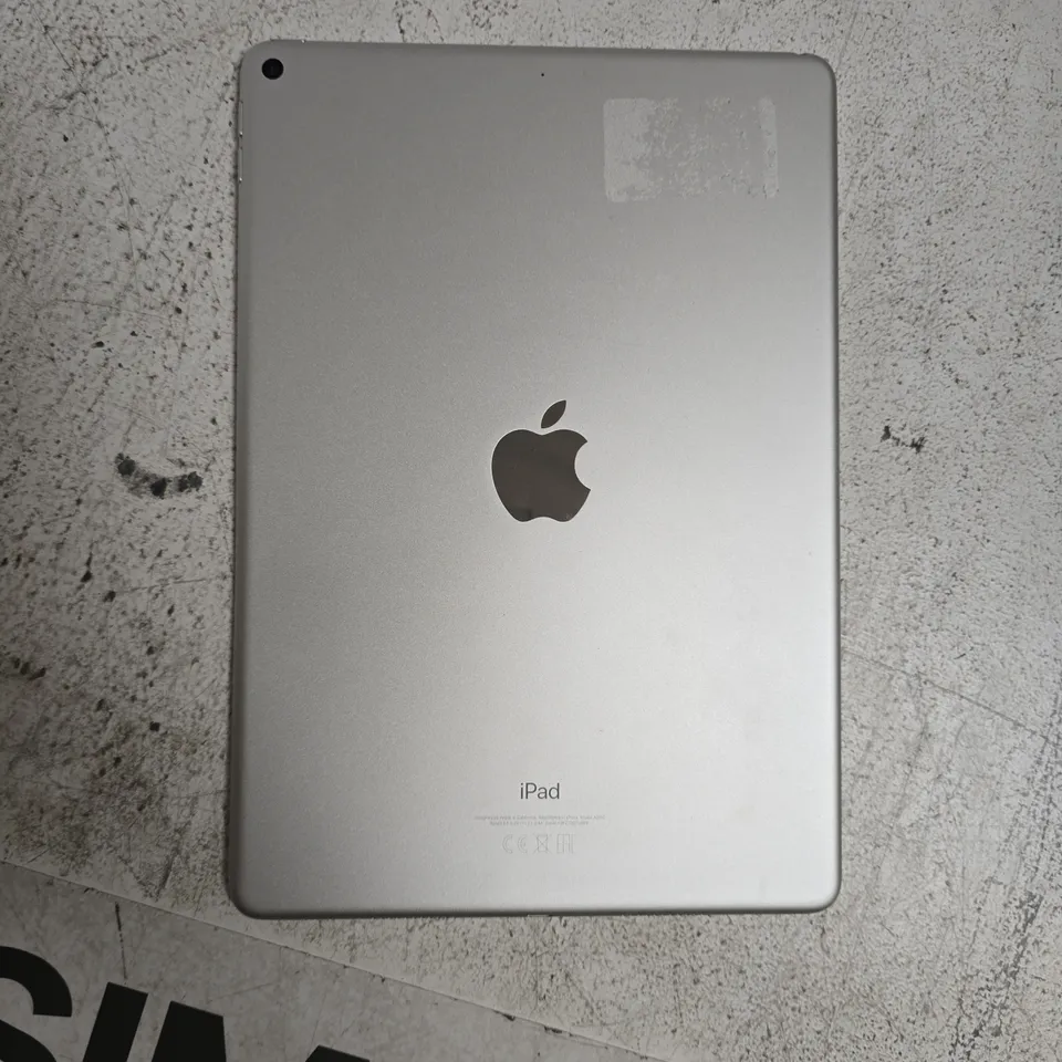 APPLE IPAD AIR 3 A2152