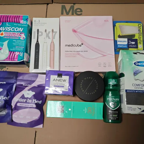 LOT OF ASSORTED HEALTH AND BEAUTY ITEMS TO INCLUDE MEDICUBE COLLAGEN GEL MASKS, DENTEK DENTAL GUARD AND RITUALS MILKY SPRAY