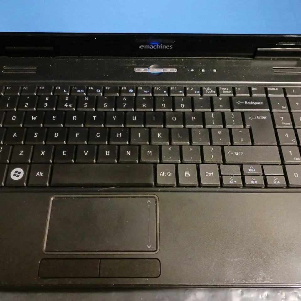 EMACHINES E525 LAPTOP