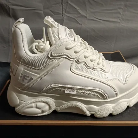 BOXED PAIR OF BUFFALO LONDON WHITE PLATFORM SNEAKERS – UK SIZE 4