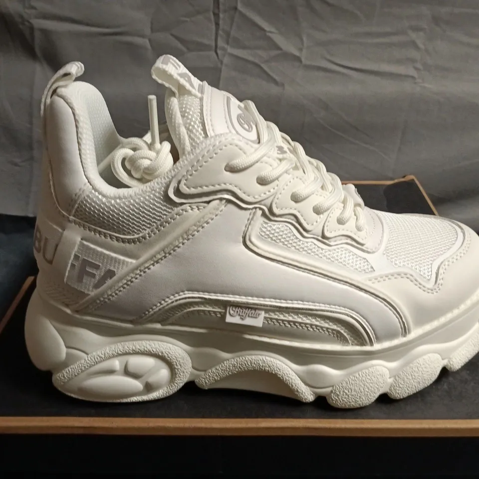 BOXED PAIR OF BUFFALO LONDON WHITE PLATFORM SNEAKERS – UK SIZE 4
