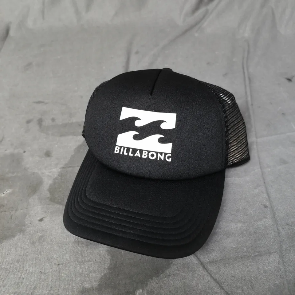 BILLABONG BLACK TRUCKER CAP