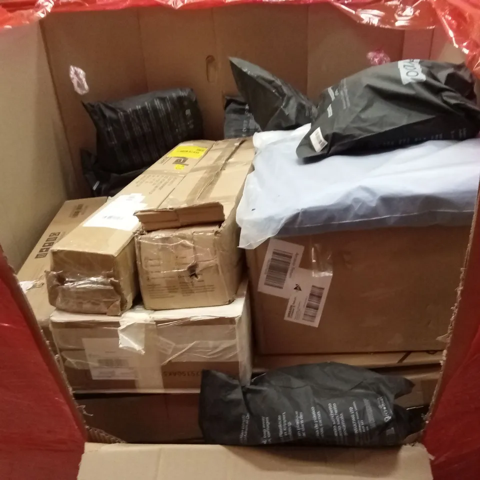 PALLET OF ASSORTED HOUSEHOLD GOODS AND PRODUCTS TO INCLUDE; SMOKELESS GRILL, STAND MIXER, BOXED FURNITURE ETC