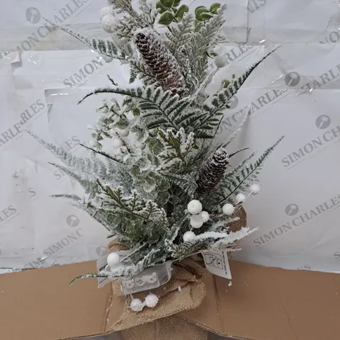 MISTLETOE AND FERN LIT TABLETOP TREE
