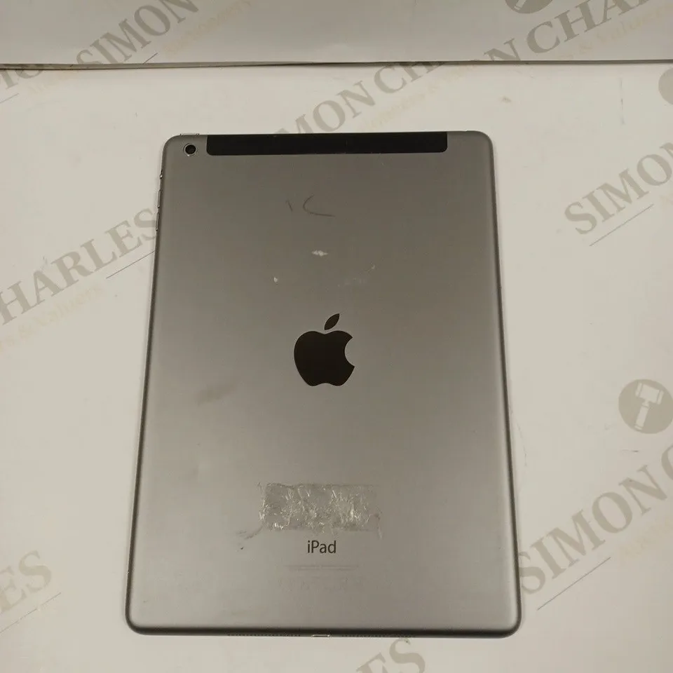 APPLE IPAD A1475 SILVER
