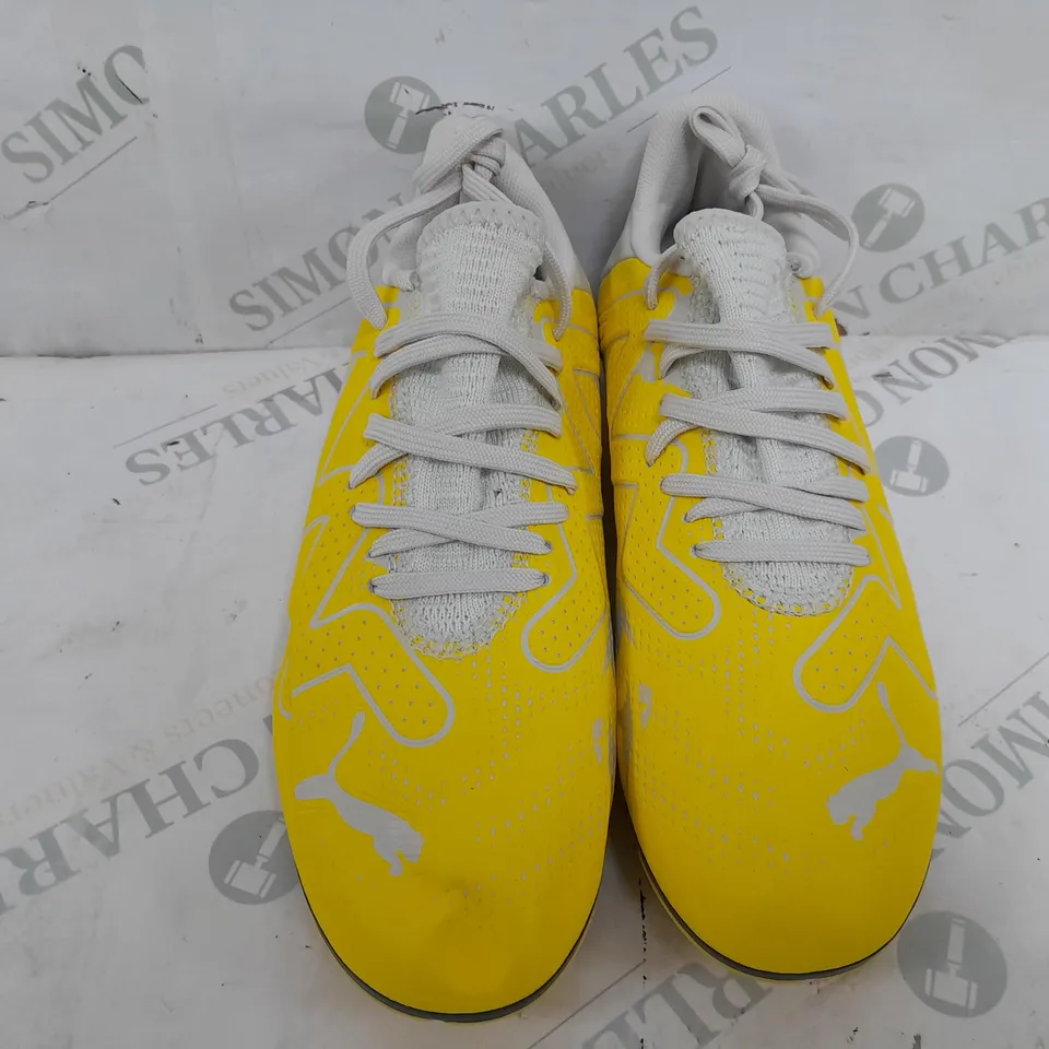 PAIR OF PUMA LACE UP FOOTBALL BOOTS IN YELLOW/GREY - UK 3.5