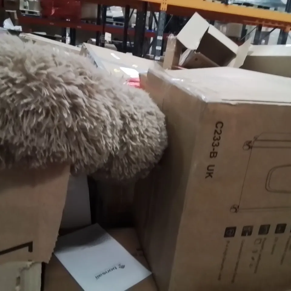 PALLET OF ASSORTED HOUSEHOLD GOODS AND PRODUCTS TO INCLUDE;PET BED,SHREDDING MACHINE,COLD PRESS JUICER