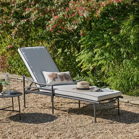 BOXED WINDSOR SUN LOUNGER 