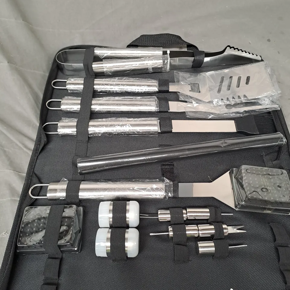 BARBECUE UTENSILS SET