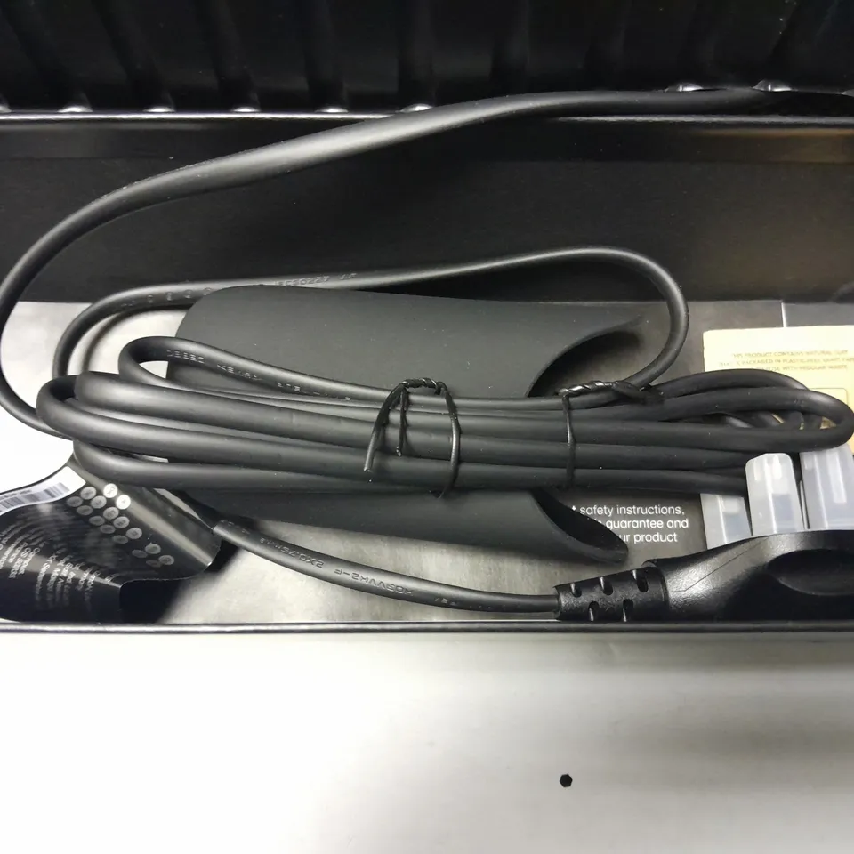 BOXED GHD MAX PROFESSIONAL WIDE PLATE STYLER