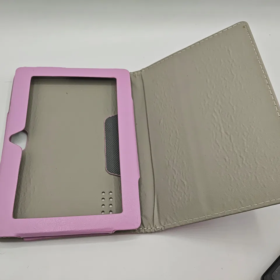 UNBOXED ATMPC 32GB TABLET IN BLACK WITH PINK CASE