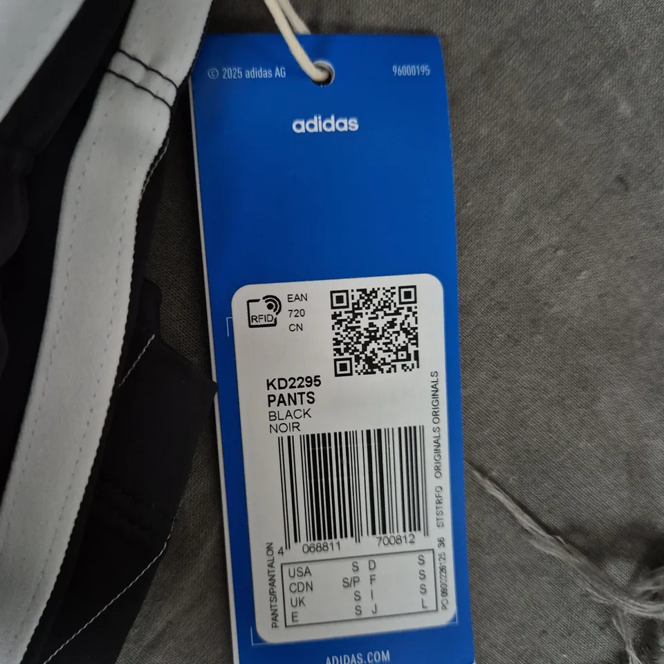 UK 8-10 ADIDAS KD2295 TRACK PANTS – BLACK WITH PINSTRIPES