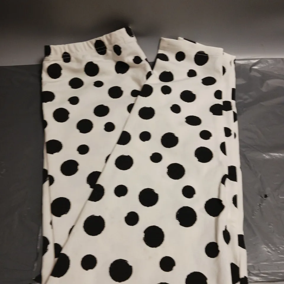 LOT OF APPROX. 12 PAIRS OF LADIES WHITE SPOTTY LEGGINGS VARIOUS SIZES