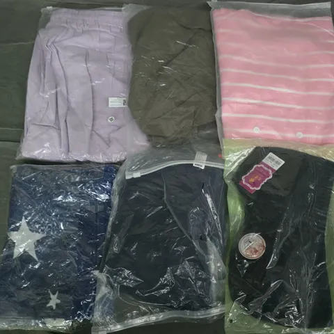 APPROXIMATELY 35 ASSORTED CLOTHING ITEMS IN VARIOUS SIZES, STYLES & COLOURS TO INCLUDE TOPS, BRAS, JACKETS, ETC - COLLECTION ONLY