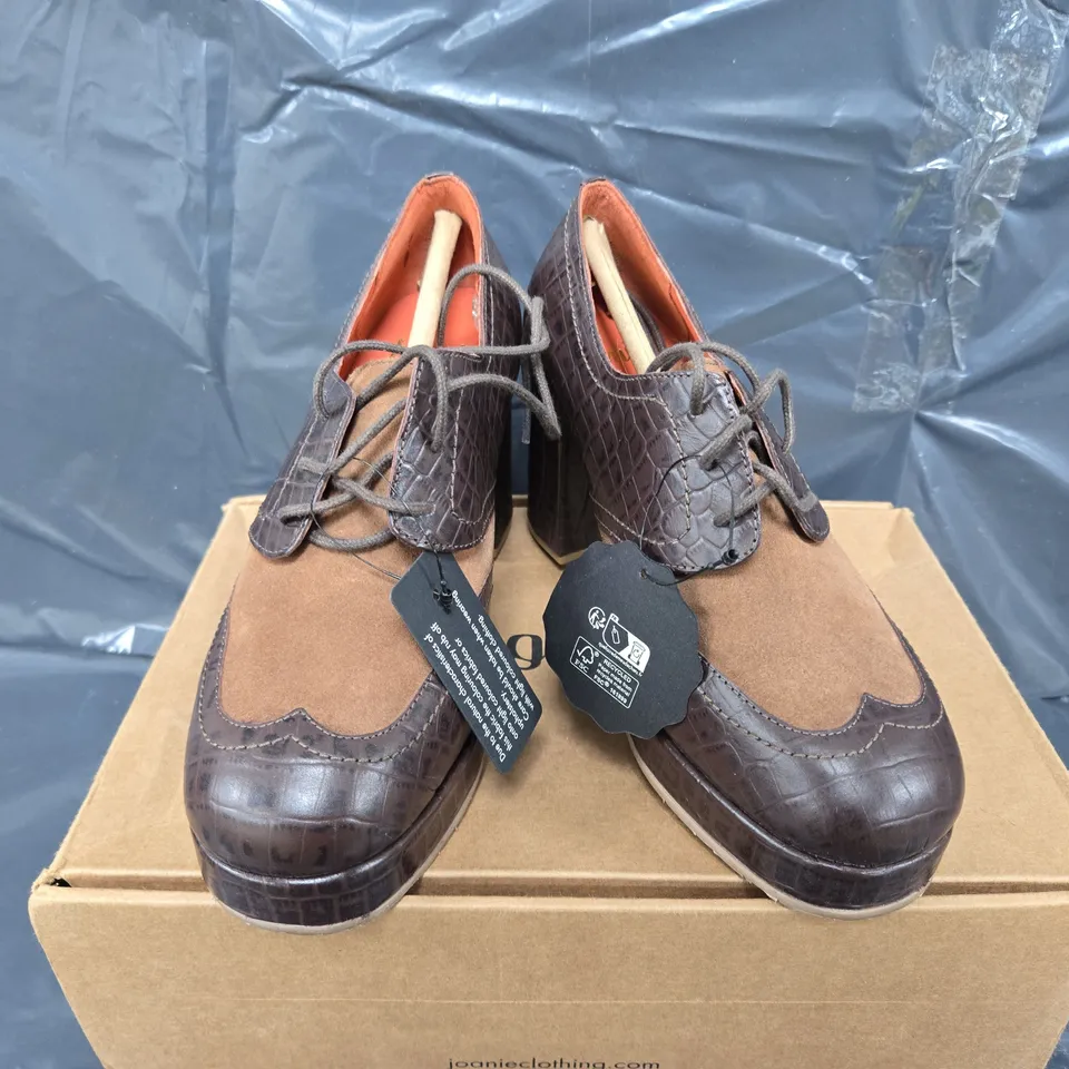 BOXED PAIR OF JOANIE STARSBOURG HEELED SHOES IN BROWN - UK 5
