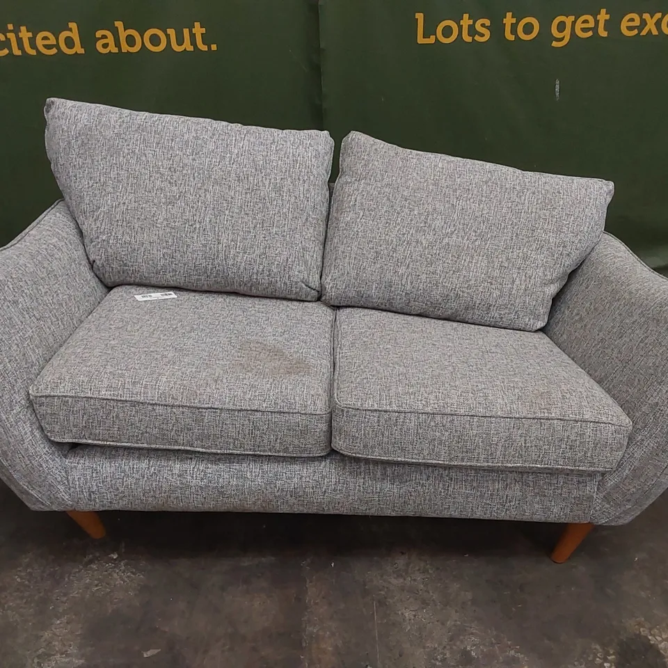 DESIGNER 2 SEATER LIGHT GREY FABRIC UPHOLSTERED SOFA 