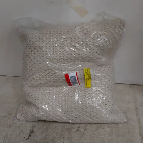 BAGGED APPIE FEATHERS SQUARE SCATTER CUSHION