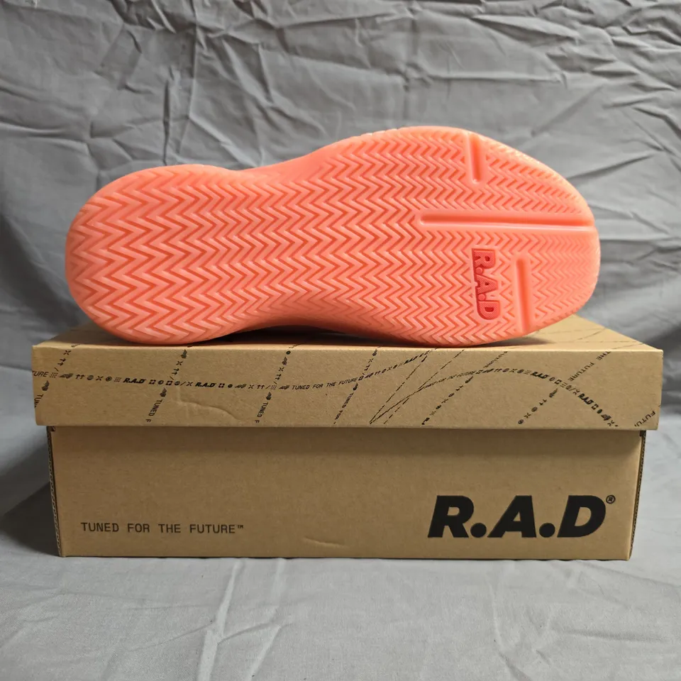 BOXED PAIR OF R.A.D ONE V2 TRAINERS IN DESERT FLOWER SIZE UK 7