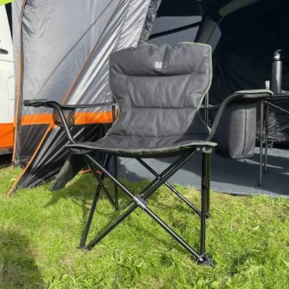 BOXED OYPLA HENWICK CHAIR BLACK AND GREEN