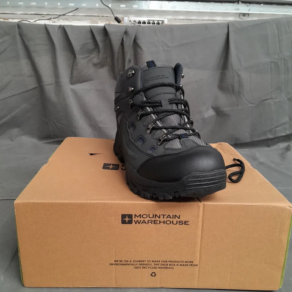 BOXED PAIR OF MOUNTAIN WAREHOUSE WATERPROOF HIKING BOOTS SIZE 10.5