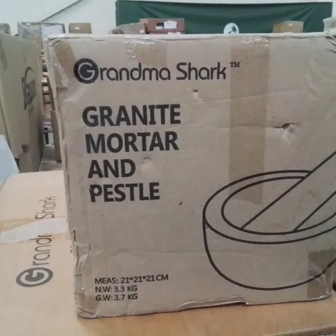 BOXED GRANITE STONE PESTLE AND MORTAR SET