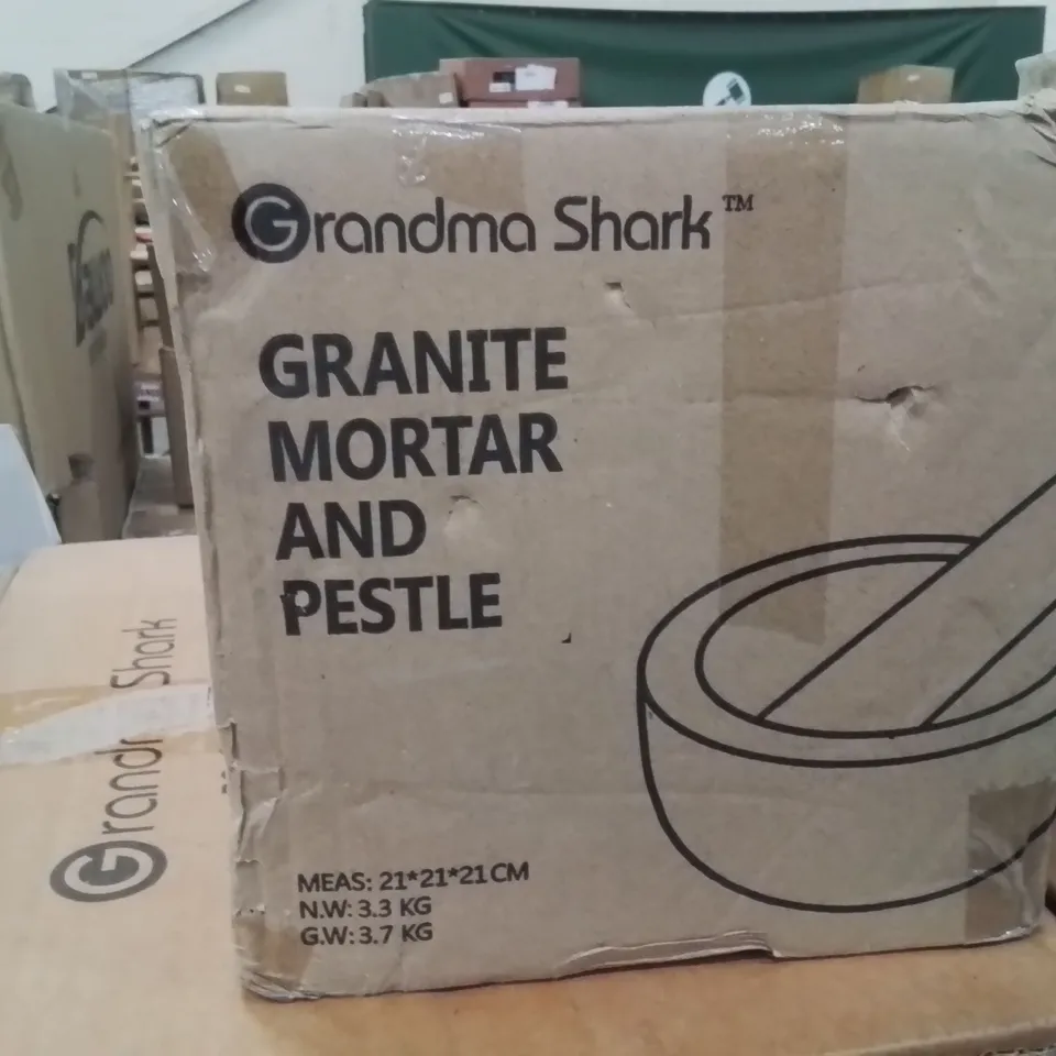 BOXED GRANITE STONE PESTLE AND MORTAR SET