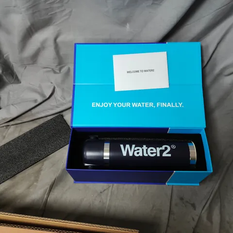WATER2 WATER BOTTLE – REUSABLE SPORTS BOTTLE IN BLUE BOX