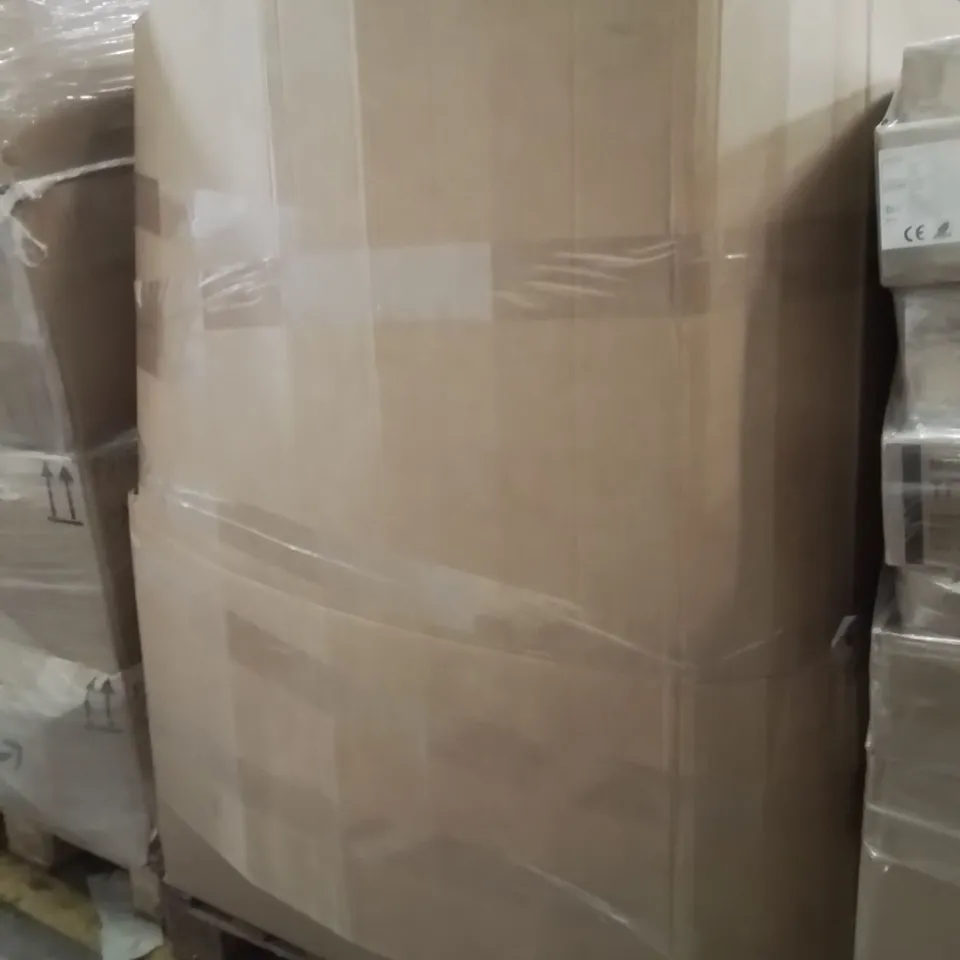 PALLET CONTAINING A LARGE QUANTITY OF HEATED BLANKETS