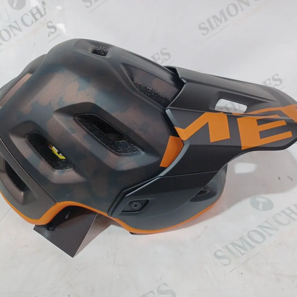 BOXED MET MTB ROAM PROTECTIVE HELMET