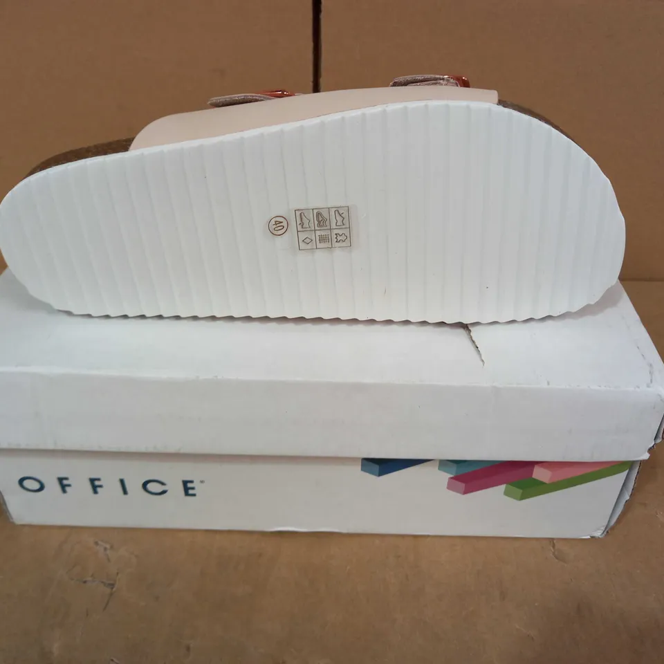 BOXED PAIR OF OFFICE SANDALS IN BEIGE EU SIZE 40