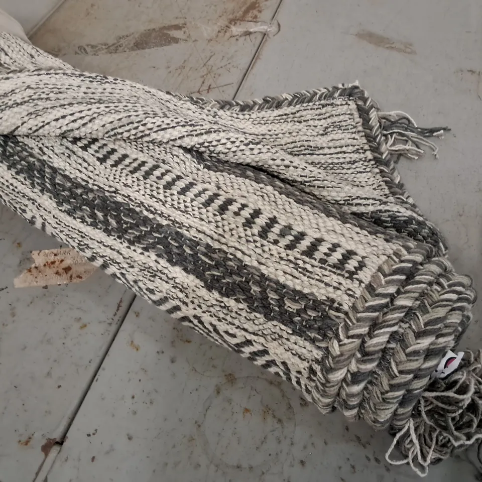 BRAND NEW PACO KILIM GREY RUG - 160X220CM