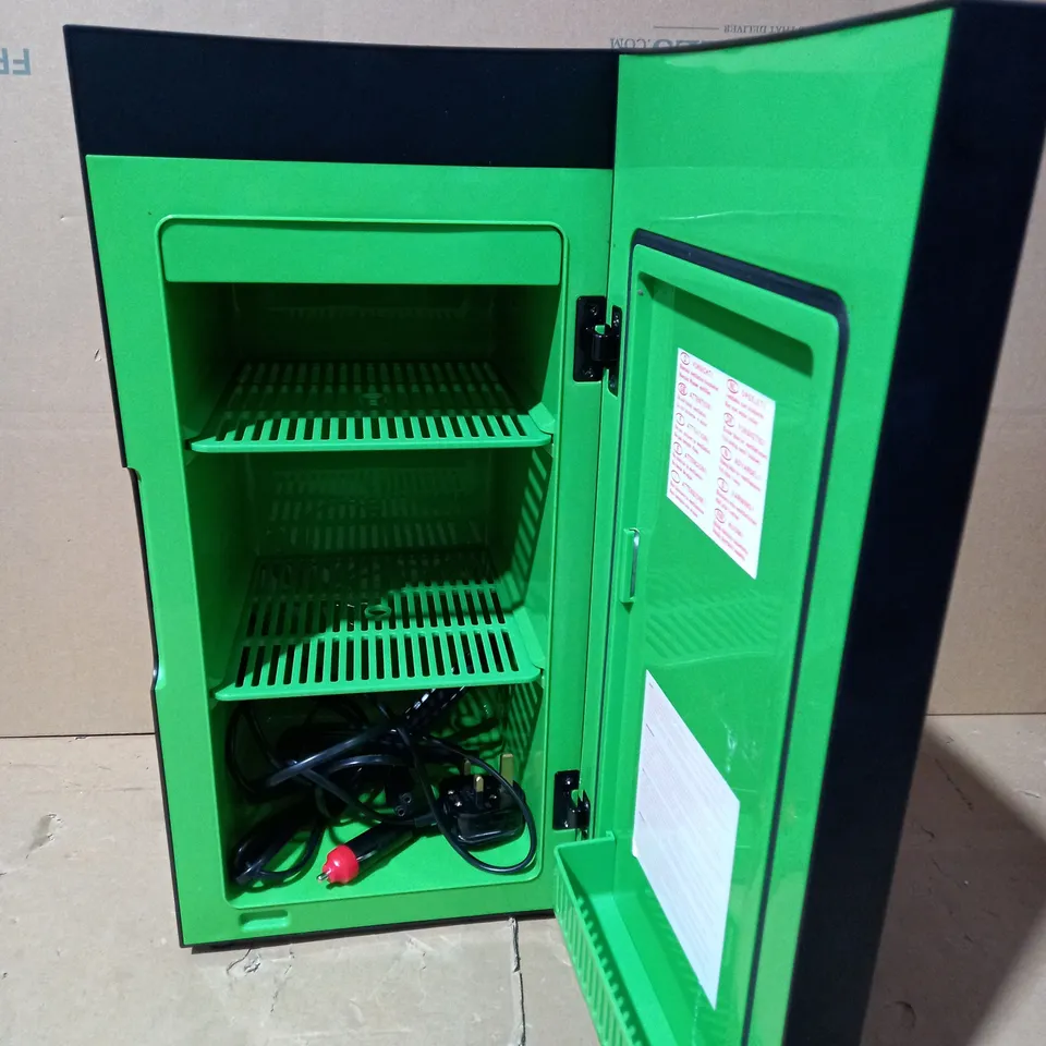 UKONIC XBOX SERIES X REPLICA MINI FRIDGE