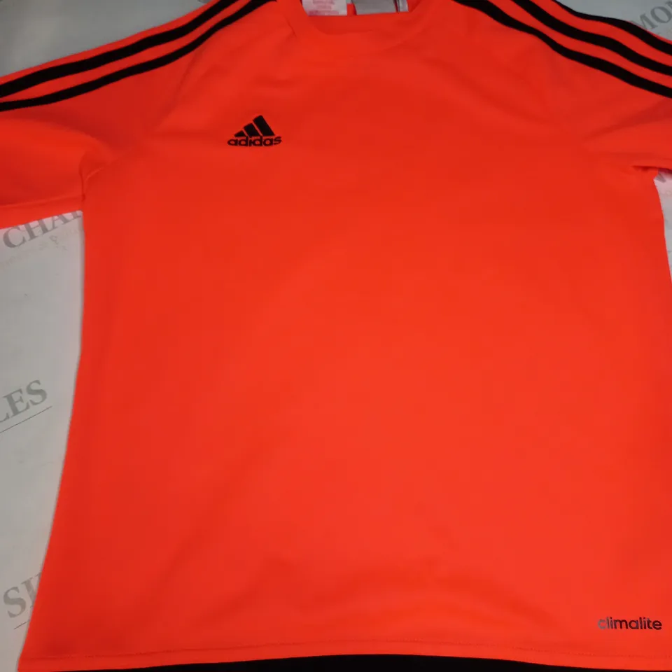 ADIDAS LOGO T-SHIRT SIZE 11-12 YEARS