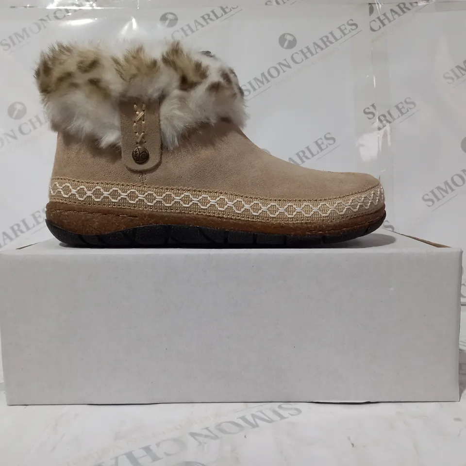 BOXED PAIR OF EARTH ORIGINS EMMALYN BEIGE BOOTIES - SIZE 5