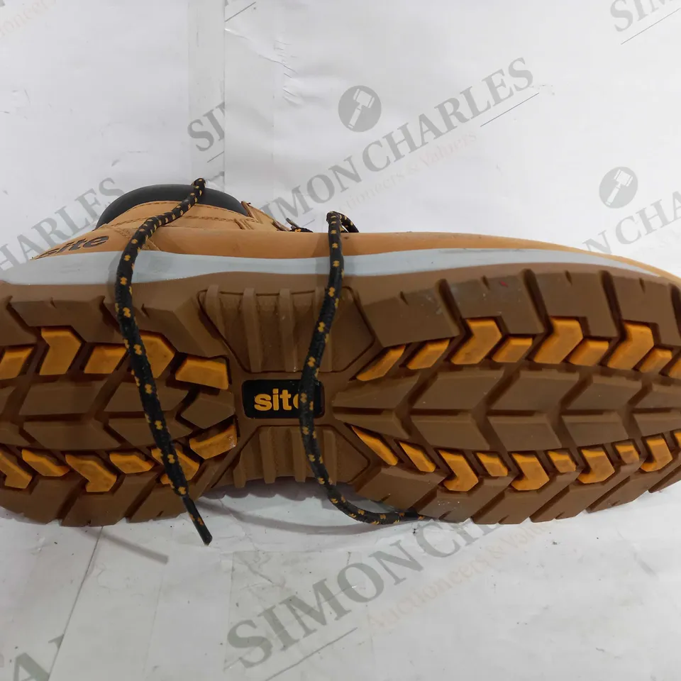 PAIR OF SITE ARENITE STEEL TOE CAP SAFETY BOOTS IN TAN - UK 10