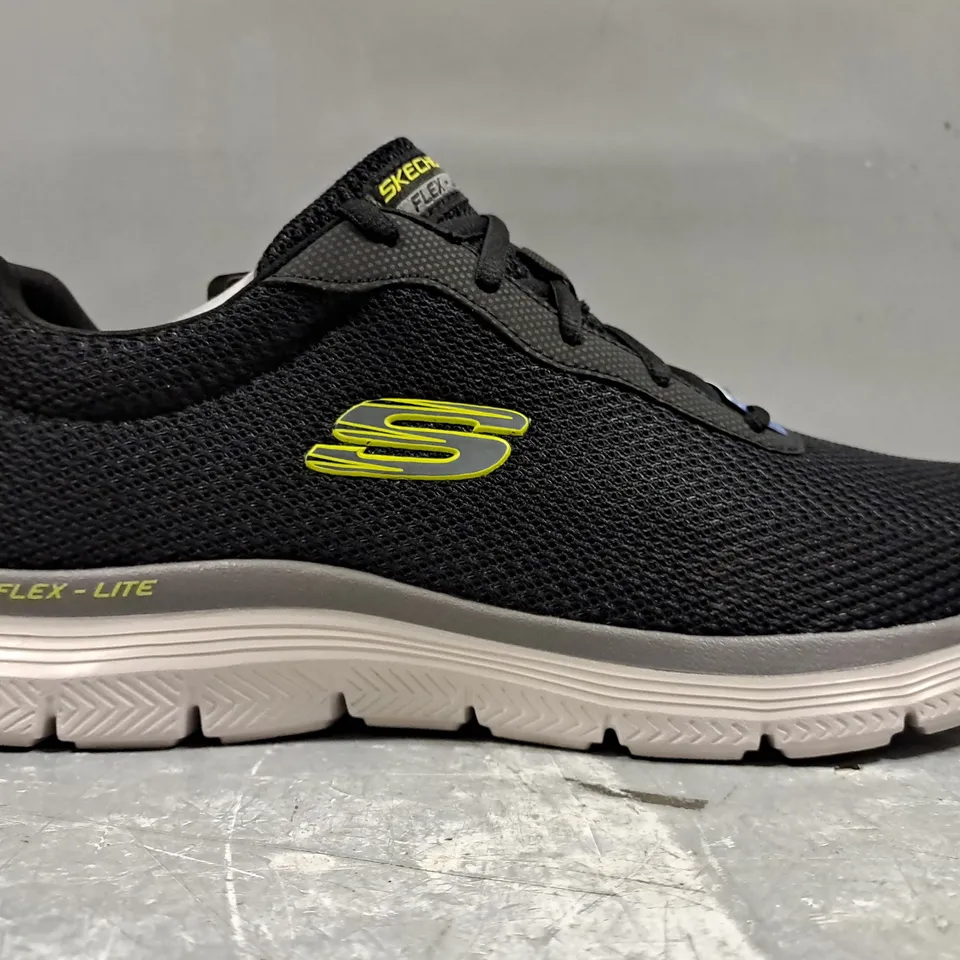 BOXED PAIR OF SKECHERS SHOES IN BLACK UK SIZE 9