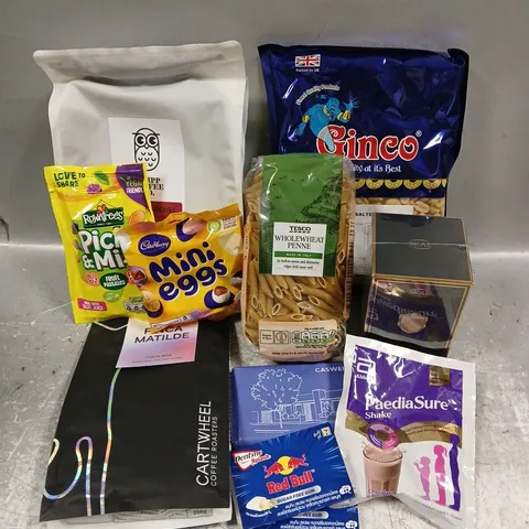 APPROXIMATELY 10 ASSORTED FOOD & DRINK ITEMS TO INCLUDE - CHIPP COFFEE TEMPLE ARCHES BEANS - GINCO ROASTED & SALTED PEANUTS - WHOLEWEAT PENNE - ETC