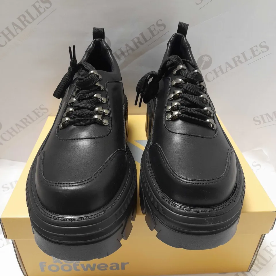 KOI DEFENDER CHUNKY STOMPER BLACK PU TRAINERS - SIZE 6