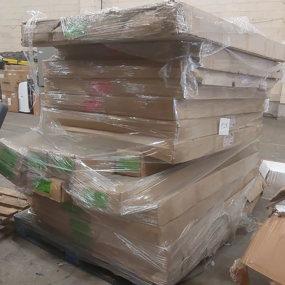 PALLET CONTAINING A LARGE QUANTITY OF ASSORTED BED PARTS