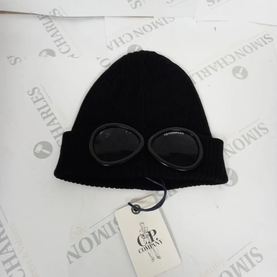 C.P. COMPANY GOOGLE BEANIE HAT