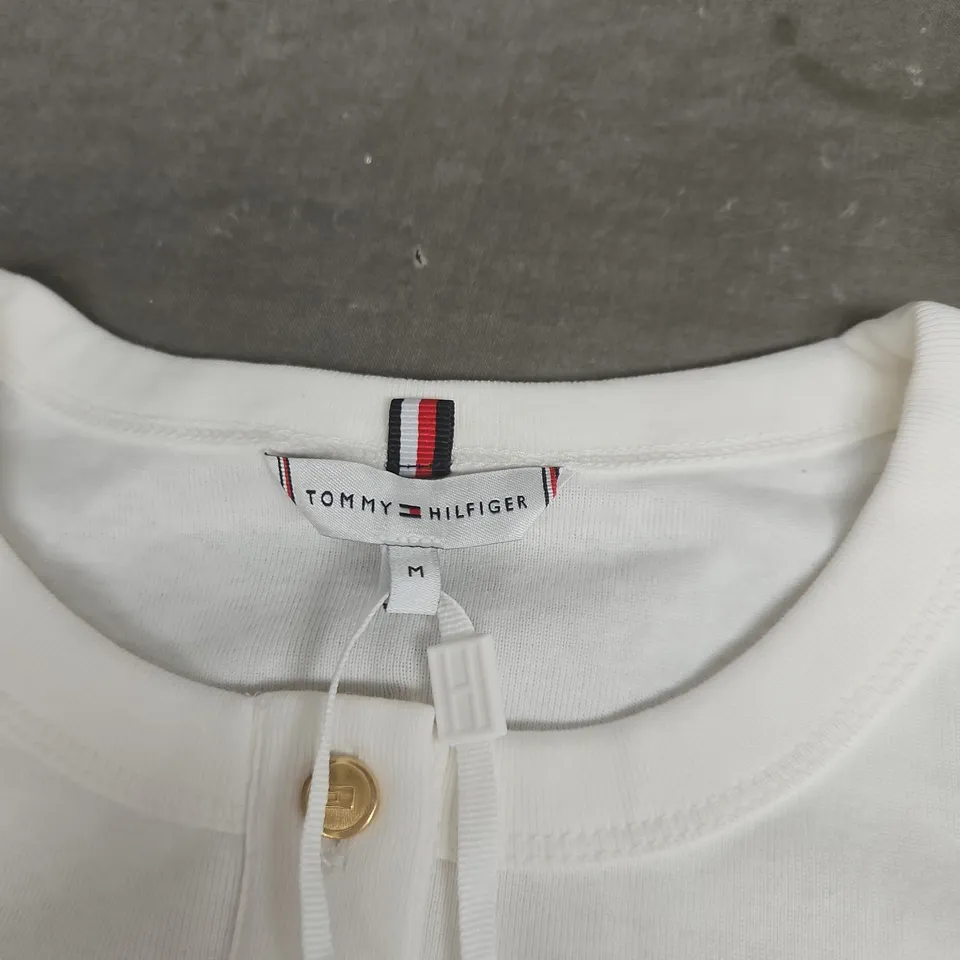 TOMMY HILFIGER WOMENS MEDIUM WHITE T SHIRT WITH GOLD BUTTONS TAGGED