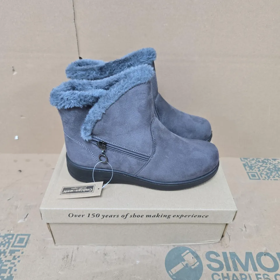 BOXED PAIR OF CUSHION-WALK OLIVIA BOOTS IN GREY - SIZE 4