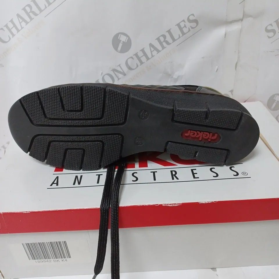 BOXED RIEKER ANTISTRESS TRAINERS, BLACK - SIZE 4 