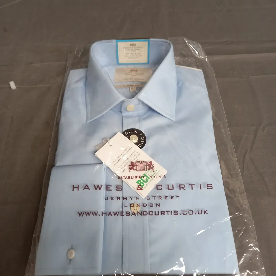 HAWES & CURTIS FITTED SLIM SHIRT IN LIGHT BLUE SIZE 14.5/33