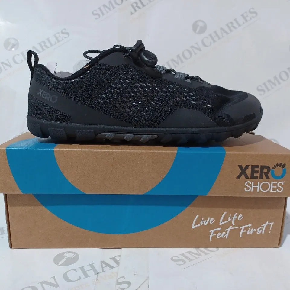 BOXED PAIR OF XERO AQUA X SPORT SHOE SIN BLACK UK SIZE 7