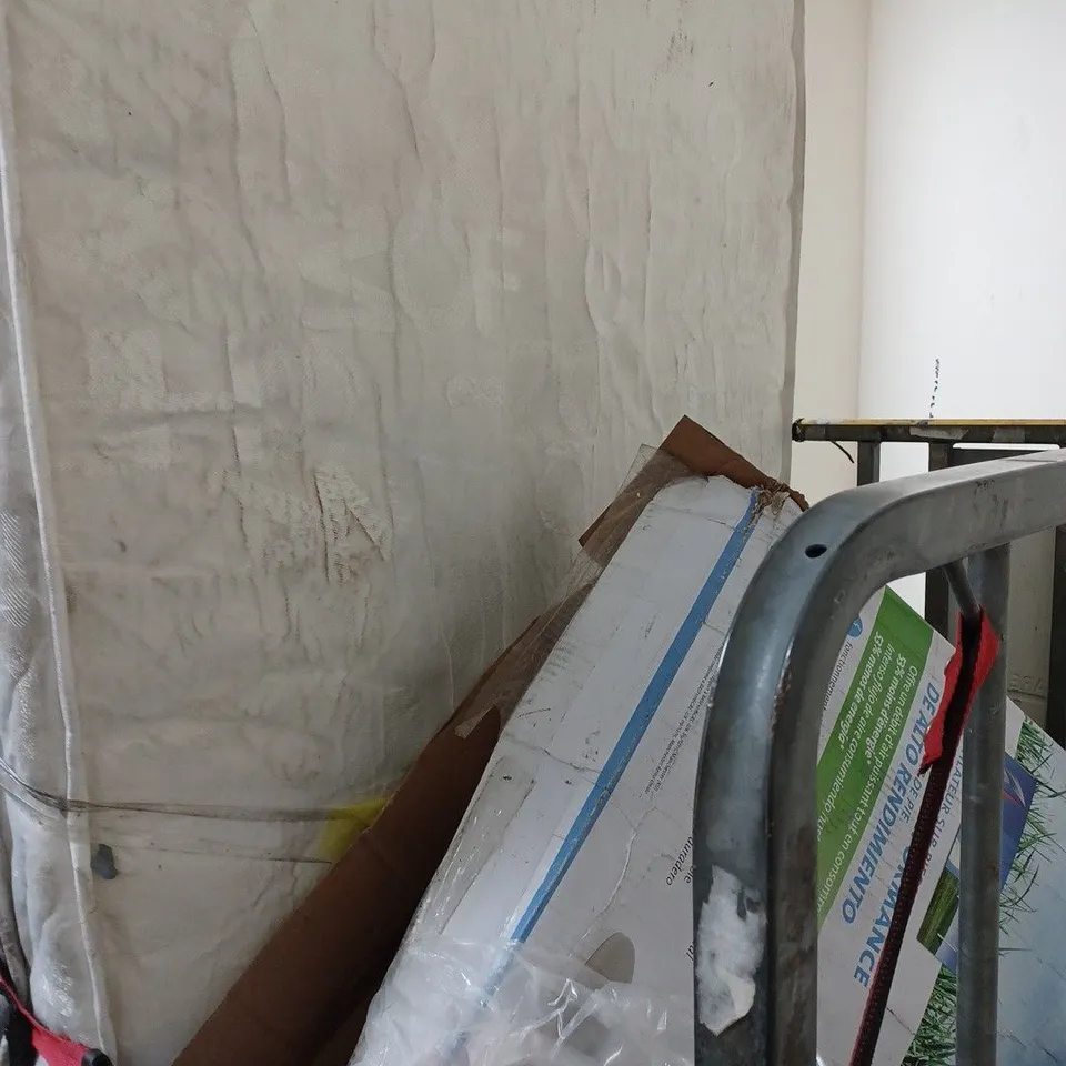 CAGE OF APPROX 7 ITEMS TO INCLUDE - BLACKOUT ROLLER BLIND 60X160CM - WINDOW VAC PARTS - BOSCH NAVY VACUUM ECT - COLLECTION ONLY