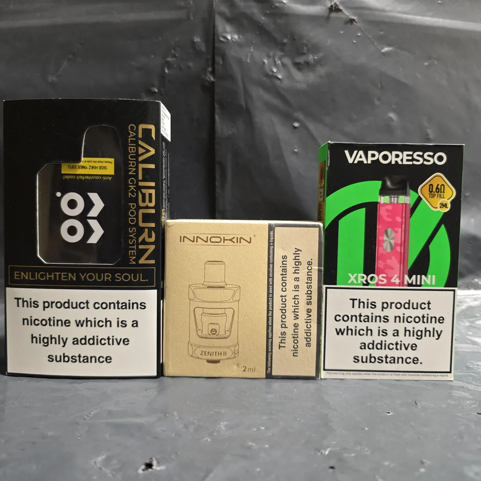 BOX OF APPROXIMATELY 20 ASSORTED E-CIGARETTE AND VAPING PRODUCTS TO INCLUDE VAPORESSO, INNOKIN, ETC - COLLECTION ONLY
