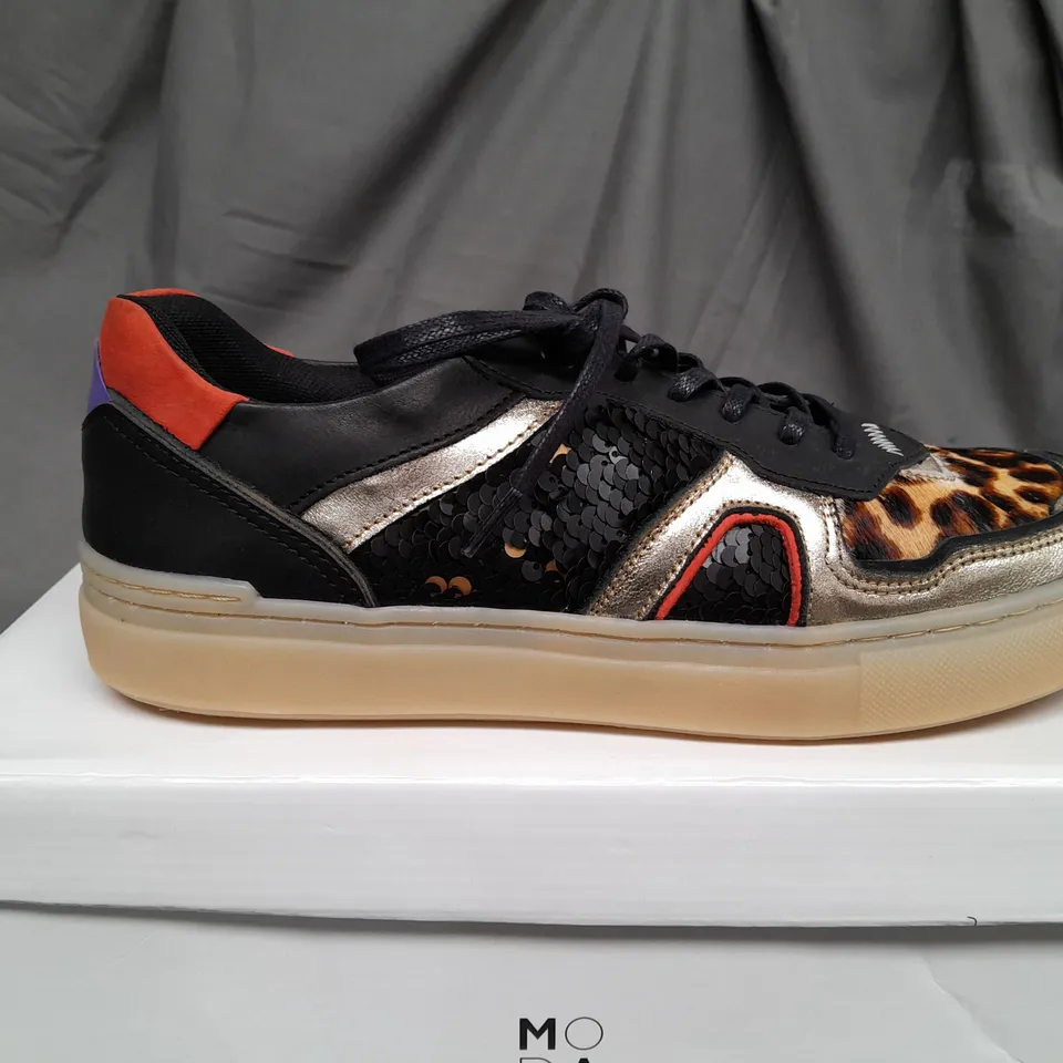 BOXED PAIR OF MODA IN PELLE BELGRAVE PRINT SEQUIN TRAINERS - EUR 40 