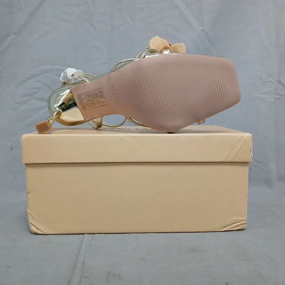 BOXED PAIR OF SIMMI LONDON POLLY OPEN TOE HEELED SANDALS IN GOLD MIRROR SIZE UK 4